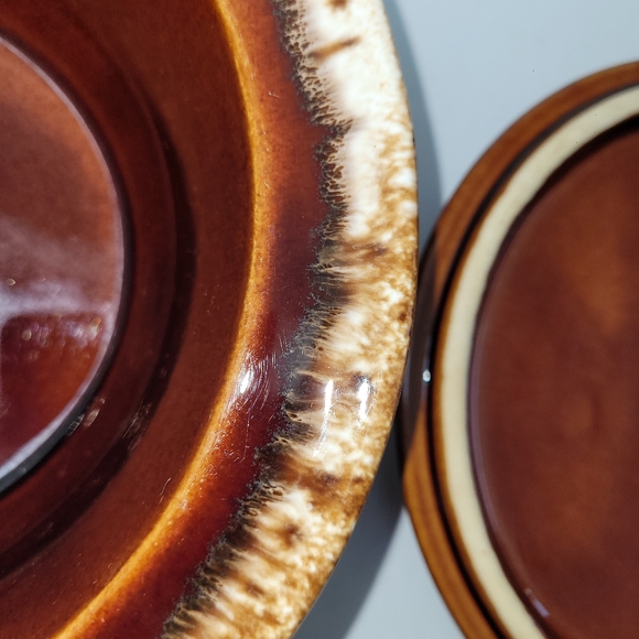 Vintage Hull Pottery Bean Pot - Picture 6 of 9